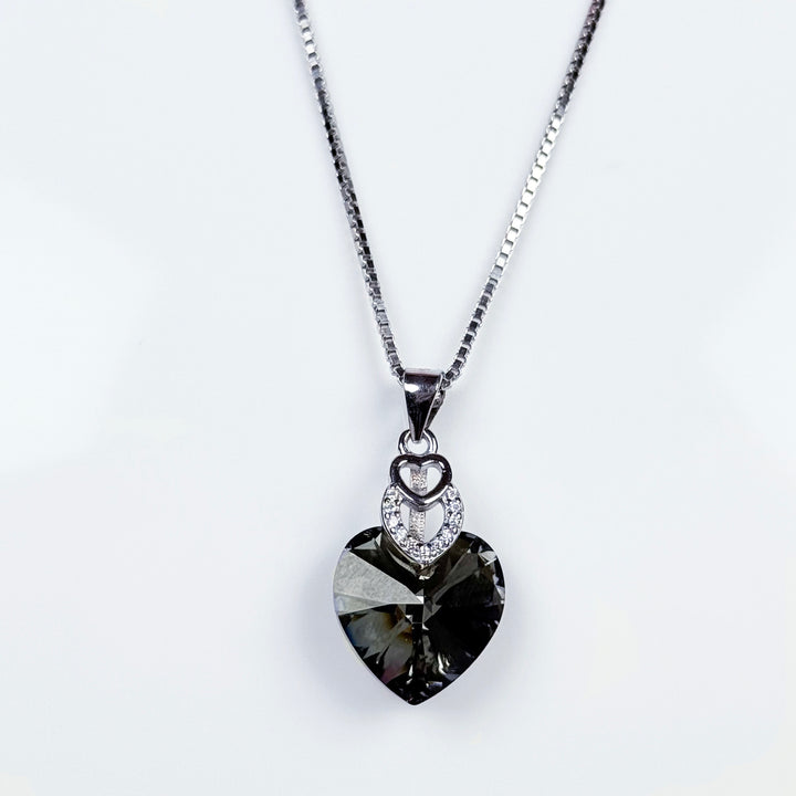 Silver black heart stone pendant with chain