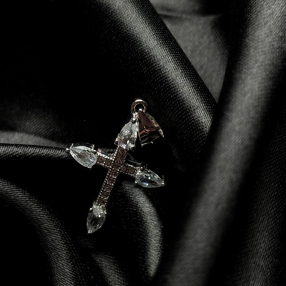 iced out cross sign pendant without chain