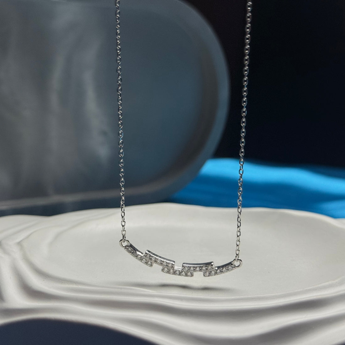 Silver 5 pieces stone pendant with chain