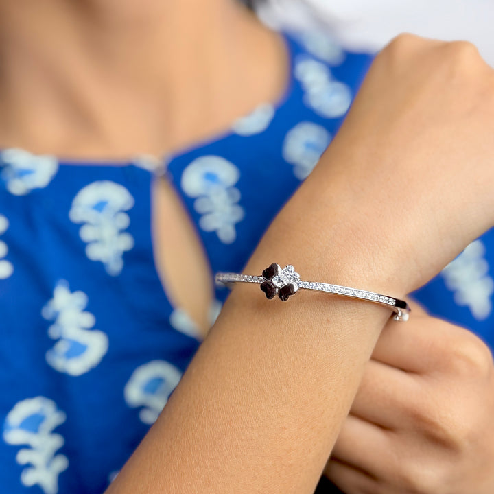 Silver flower and stone kada