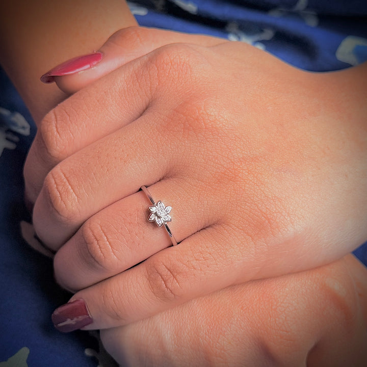 Silver flower american diamonds ring