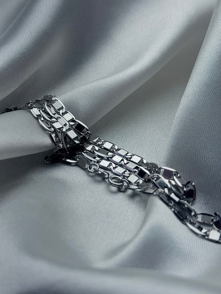 Silver flat box style chain