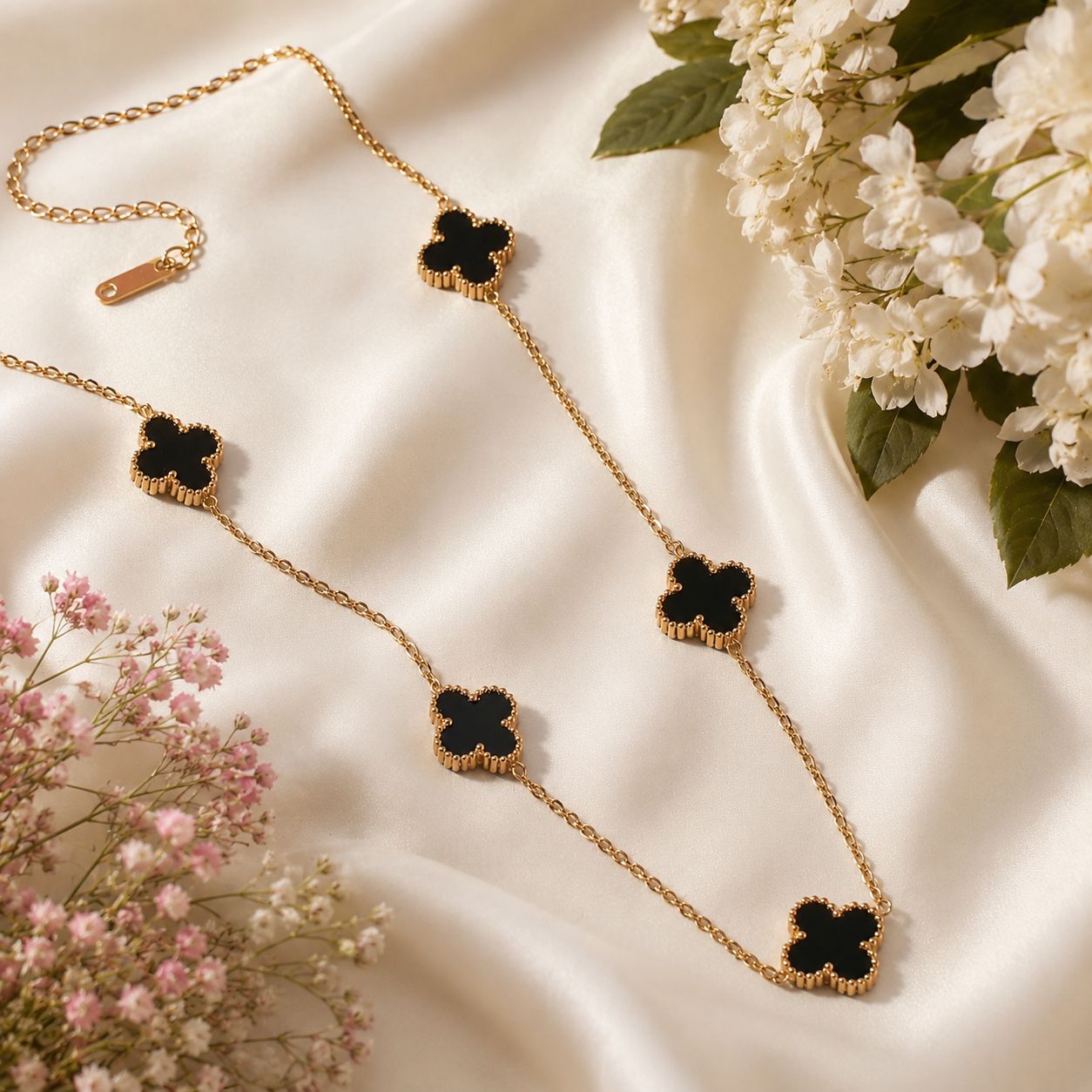 Anti tarnish black clover necklace